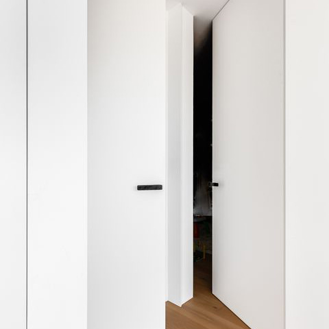 Stumpf einschlagende Türen